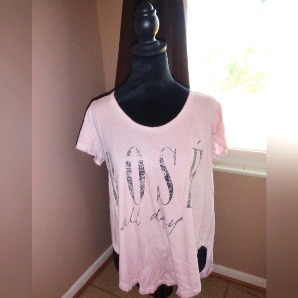 🩷🩶 EUC Womens Pink Rose' All Day Tshirt Blouse Size Small By Knit Riot